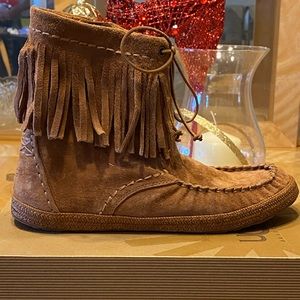 Ugg Moccasin boots